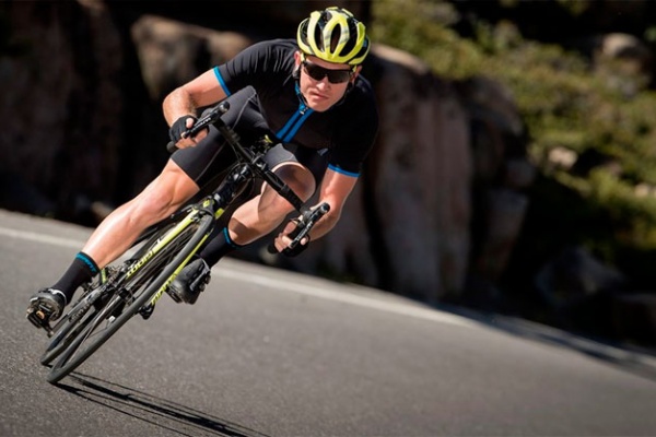 Así es el Giant Rev MIPS, el casco del ganador del Giro de Italia 2017