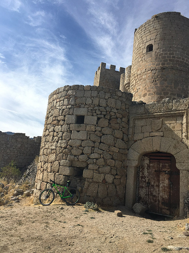 En TodoMountainBike: La foto del día en TodoMountainBike: 'Castillo de Manqueospese'