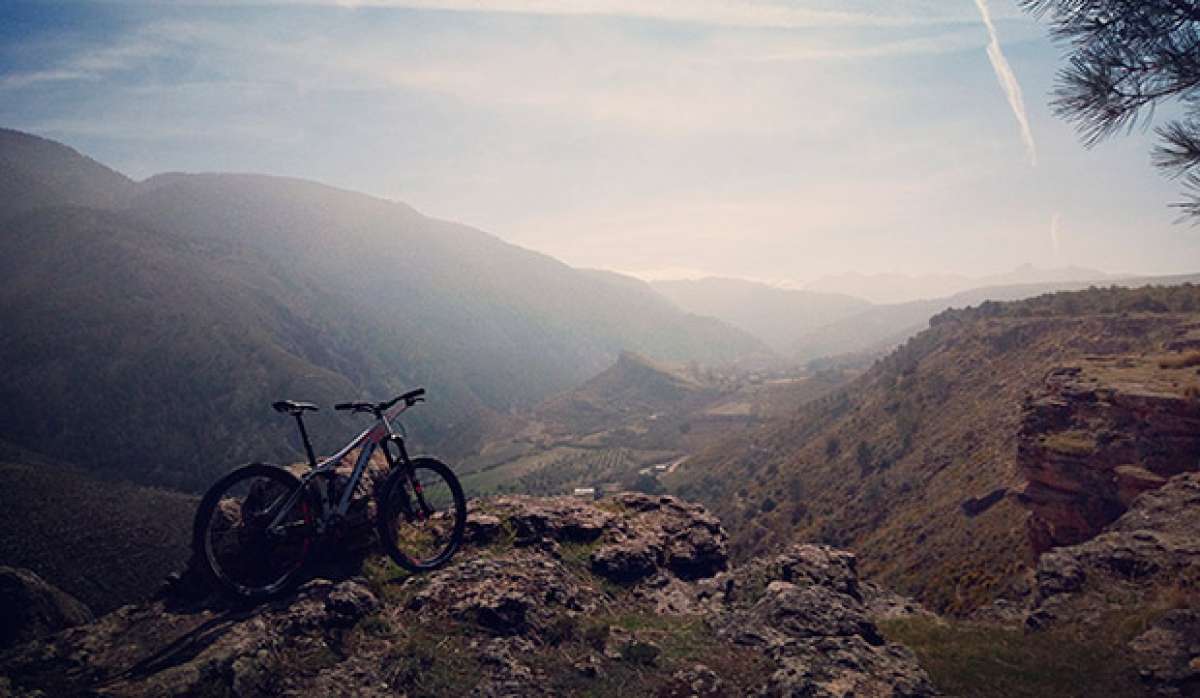 En TodoMountainBike: La foto del día en TodoMountainBike: 'Valle del Huenes'