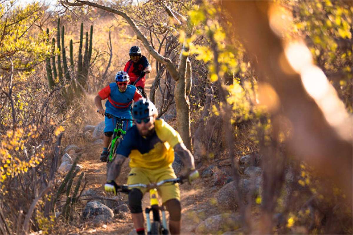 En TodoMountainBike: 'Chasing Summer', rodando en Baja (México) con Ace Hayden, Geoff Gulevich y Darren Berrecloth