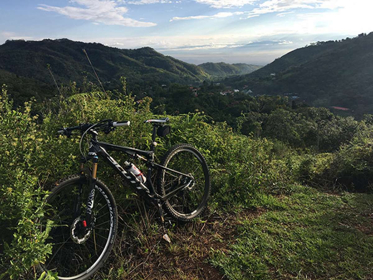 En TodoMountainBike: La foto del día en TodoMountainBike: 'Del cielo a la tierra'