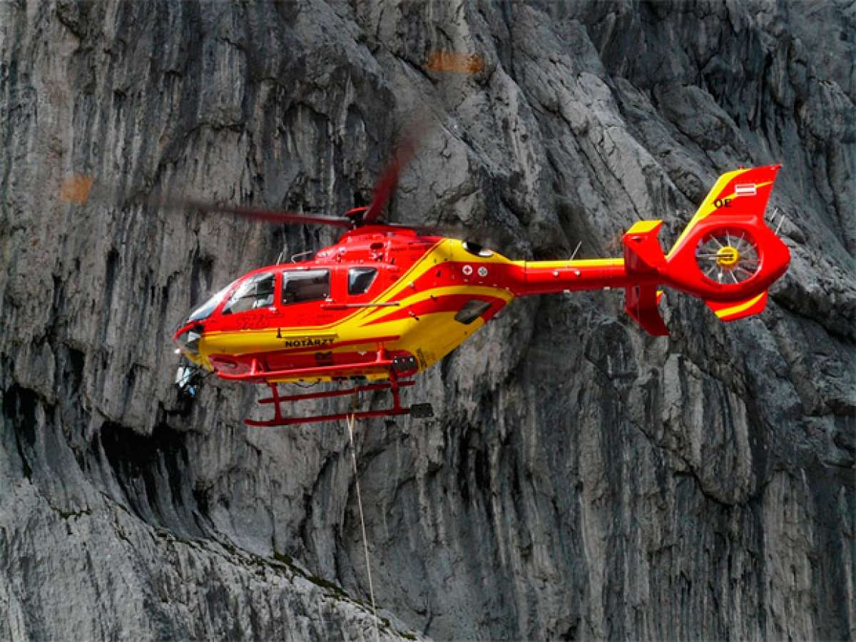 En TodoMountainBike: Cómo actuar ante un accidente grave en la montaña y cómo comunicarse con los servicios de emergencia