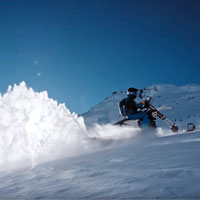 Freeride 'supervitaminado' con Darren Berrecloth, una Snow Bike y nieve, mucha nieve