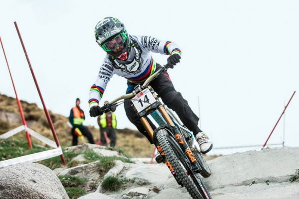 ¿Cómo bajan las 29er? Danny Hart y su Mondraker Summum 29 en las British Downhill Series de Fort William
