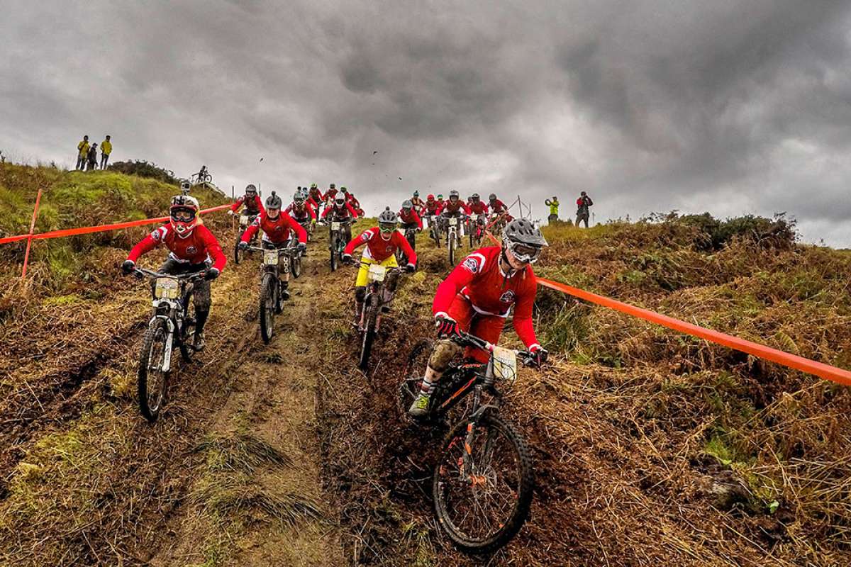 En TodoMountainBike: Doscientas corredoras 'a la caza' del zorro: así fue la Red Bull Foxhunt 2017