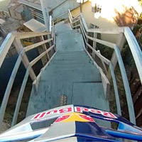 Bajando las escaleras de Valparaíso (en primera persona) con Marcelo Gutiérrez