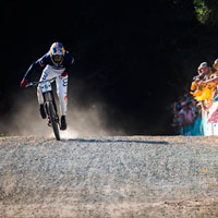 Los descensos ganadores de Loïc Bruni y Miranda Miller en el Campeonato del Mundo DHI 2017 de Cairns