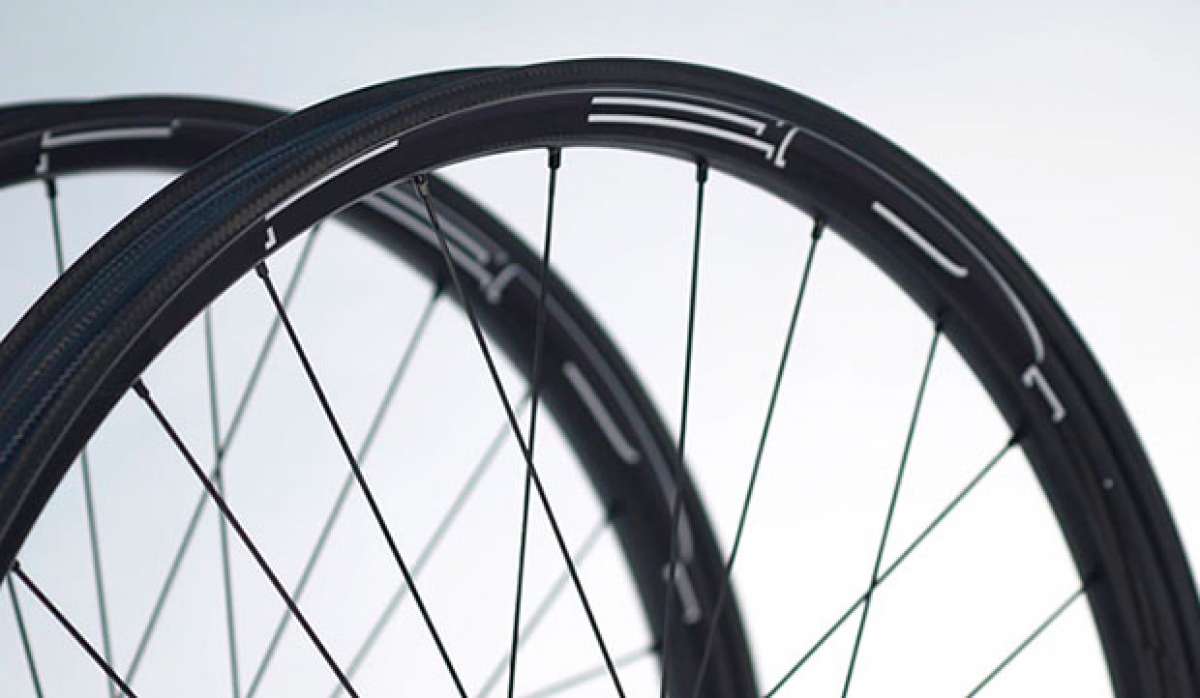 En TodoMountainBike: Las ruedas de carbono HED Raptor 27.5+, al detalle