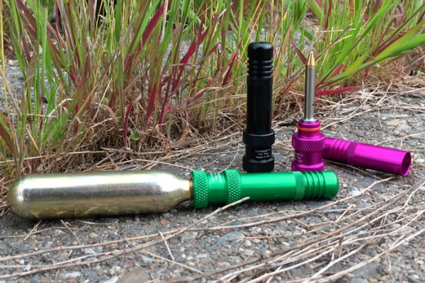 Dynaplug Air, una herramienta para reparar pinchazos "Tubeless" e inflar la rueda simultáneamente