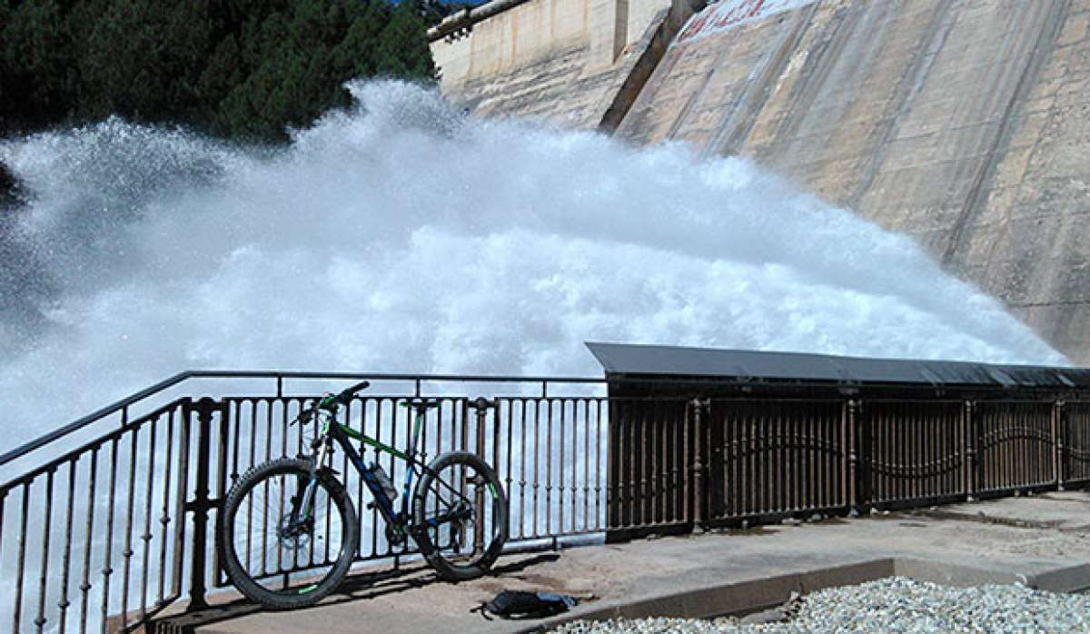 La foto del día en TodoMountainBike: "Presa de Aguilar de Campoo"
