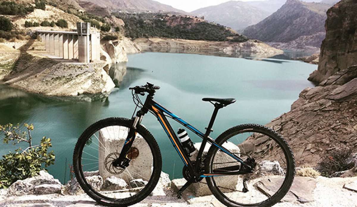 En TodoMountainBike: La foto del día en TodoMountainBike: 'Embalse de Canales'