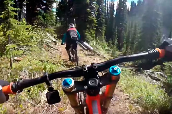 Rodando por el Heavy Meadow Trail (BC, Canadá) con Aaron Chase, Geoff Gulevich y Richie Schley