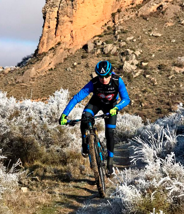 En TodoMountainBike: El Primaflor-Mondraker-Rotor-Ajram Capital Racing Team al completo, con Carlos Coloma a la cabeza