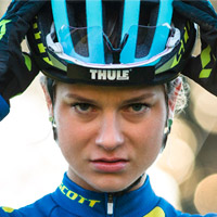 Jenny Rissveds y el casco Scott Centric Plus, una combinación ganadora