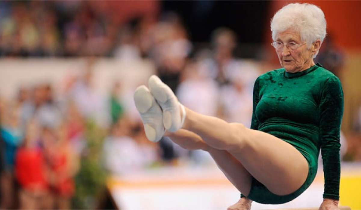 En TodoMountainBike: ¿Demasiado viejo para ir en bici? El maravilloso ejemplo de Johanna Quaas, una gimnasta de 91 años de edad