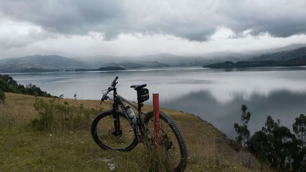 En TodoMountainBike: La foto del día en TodoMountainBike: 'Lago de Tota'