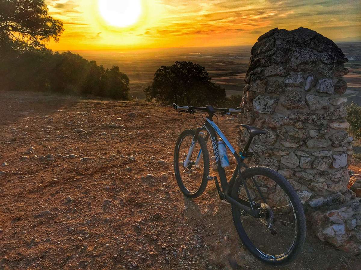 En TodoMountainBike: La foto del día en TodoMountainBike: 'Los Santos de la Humosa'