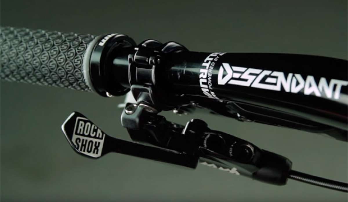 En TodoMountainBike: Máxima ergonomía con el nuevo mando remoto para tijas RockShox Reverb