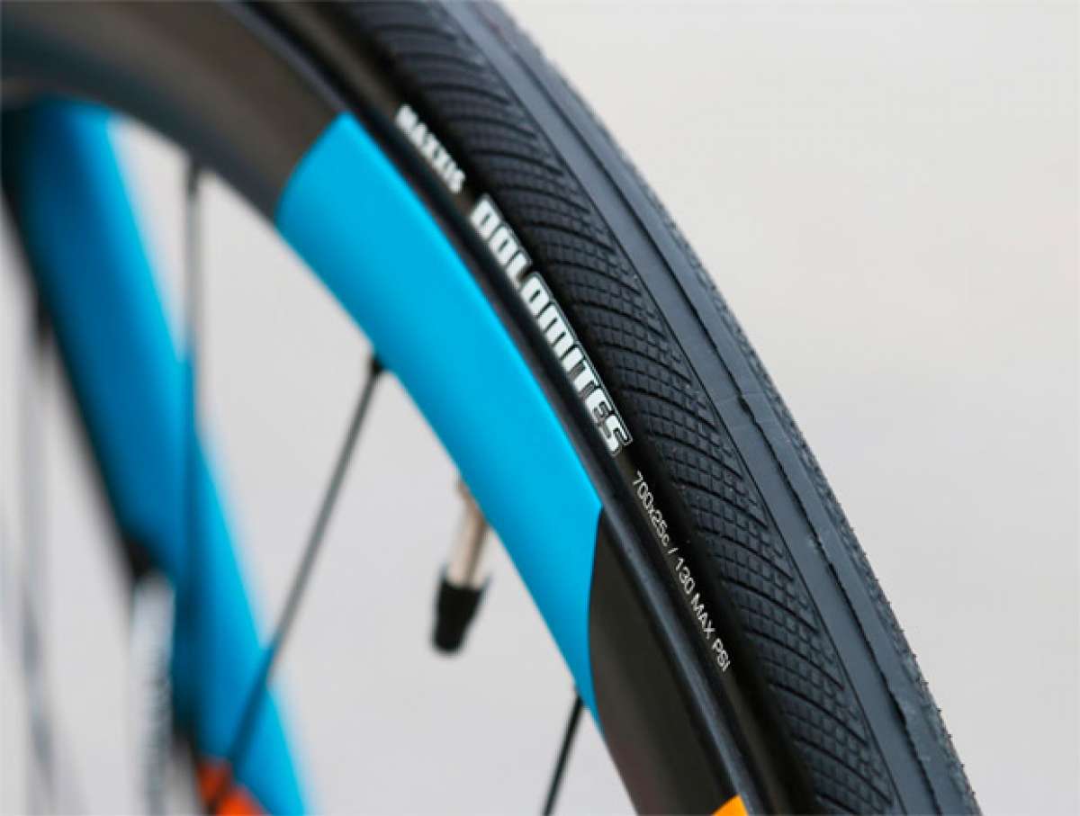 En TodoMountainBike: Maxxis Dolomites, el neumático de carretera perfecto para rodar en cualquier tipo de condición