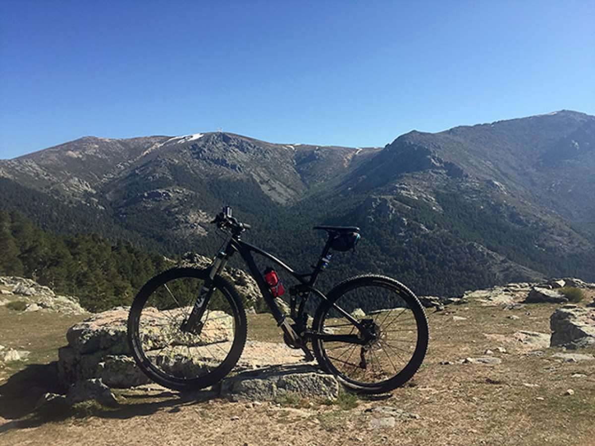 La foto del día en TodoMountainBike: "La Bola del Mundo desde el Mirador de las Canchas"