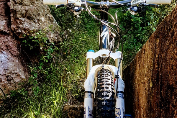 La foto del día en TodoMountainBike: "Mi inseparable Epic 26 del 2008"
