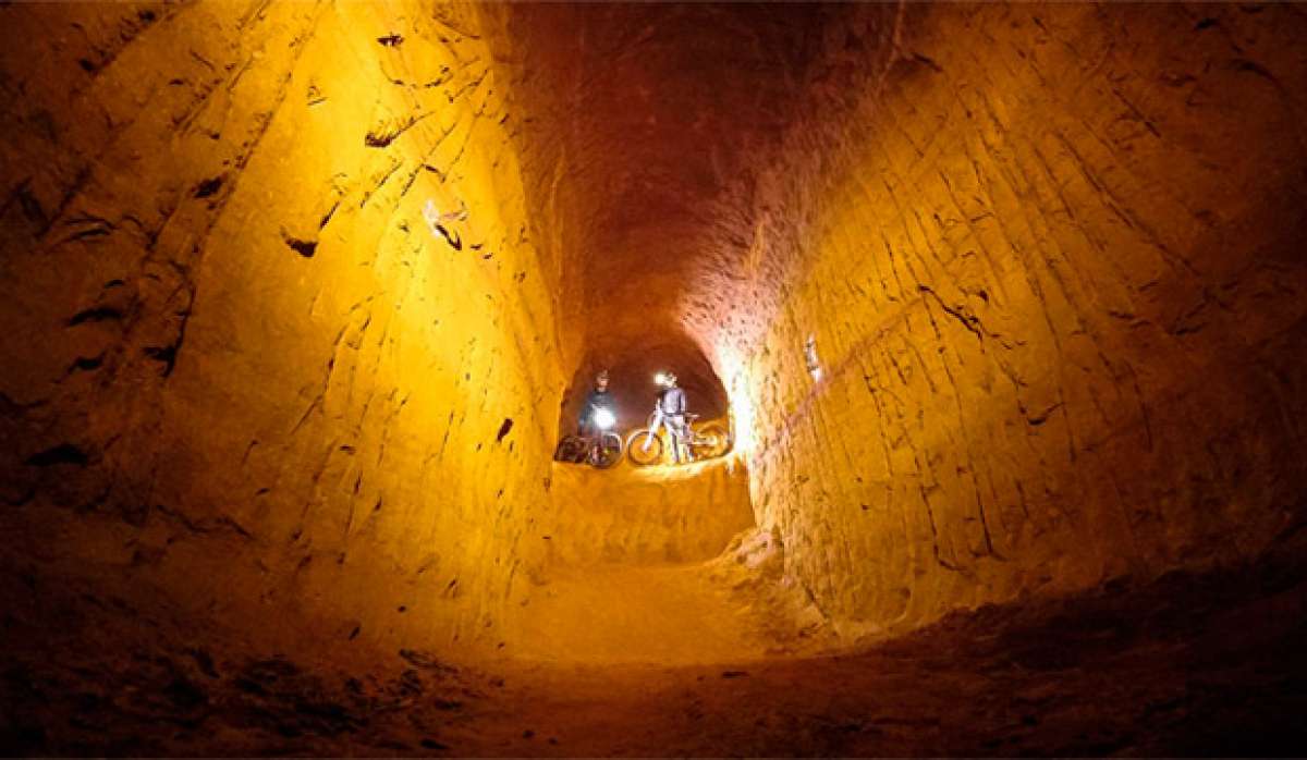 En TodoMountainBike: Luces, GoPro y acción: espectacular sesión de Mountain Bike en el interior de una mina