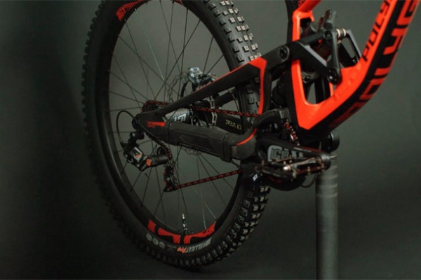 Para amantes del DH: nuevos neumáticos Kenda Hellkat y Kenda Helldiver