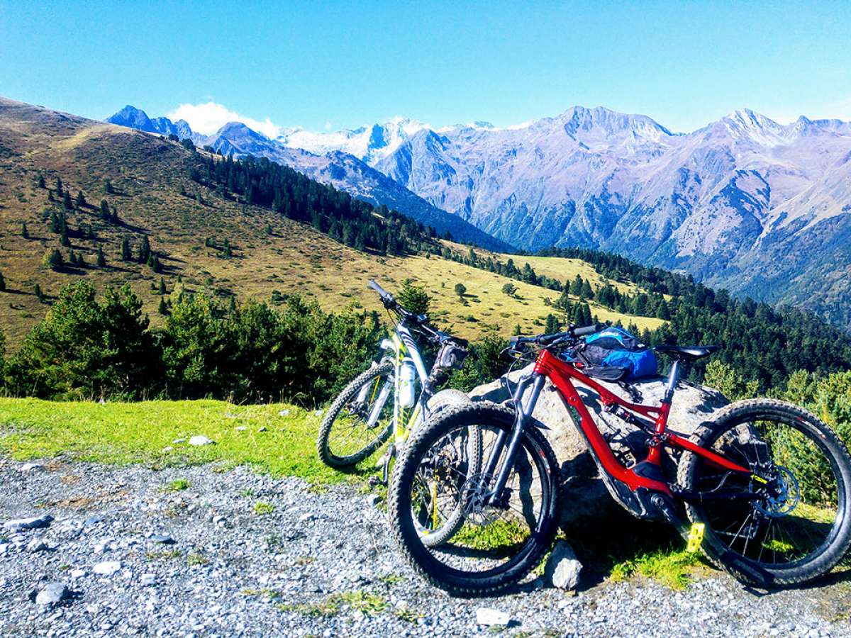 La foto del día en TodoMountainBike: "Aneto de fondo"