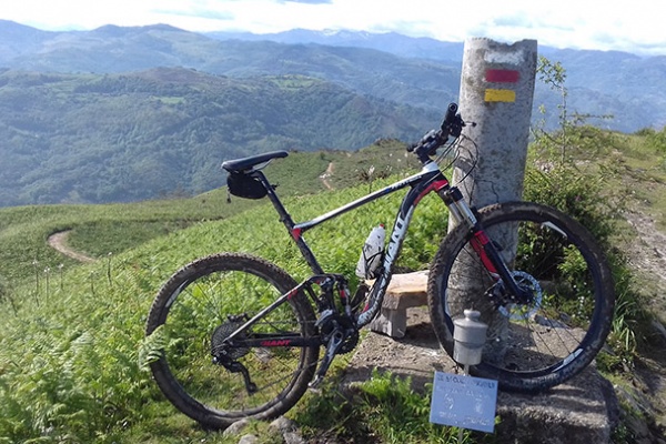 La foto del día en TodoMountainBike: "Techo de Oviedo"