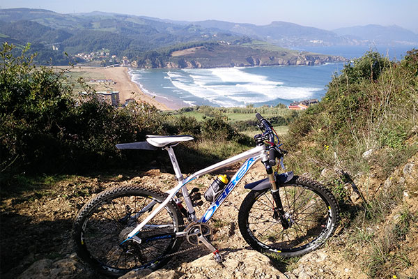 La foto del día en TodoMountainBike: "Playa de la Arena de Zierbena"