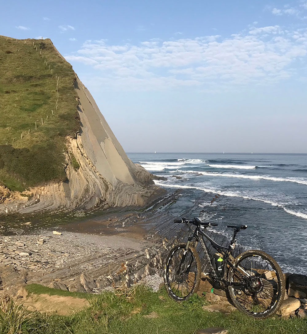 En TodoMountainBike: La foto del día en TodoMountainBike: 'Special-Flysch Sakoneta'