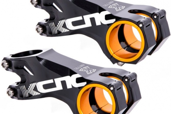 KCNC Reyton, la potencia perfecta para eliminar torsiones en manillares largos de XC