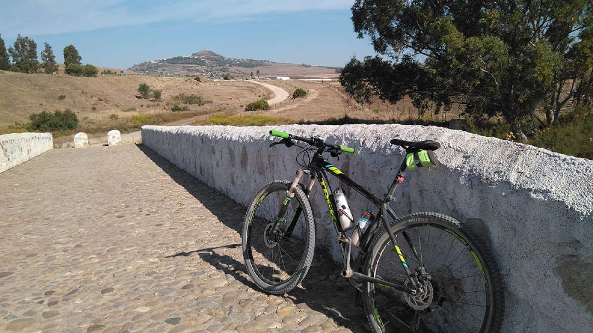 La foto del día en TodoMountainBike: "Puente Romano de la Hoya"