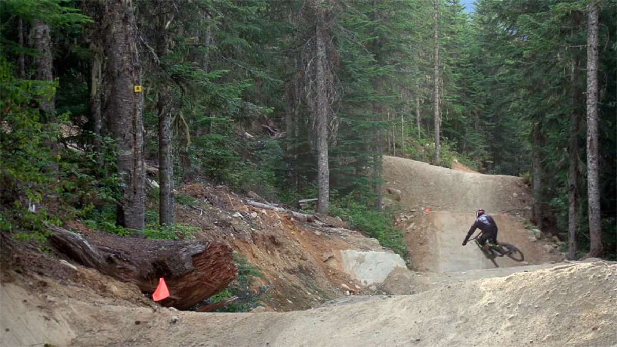 En TodoMountainBike: Rodando a toda velocidad por el Bike Park de Whistler con Rémy Métailler