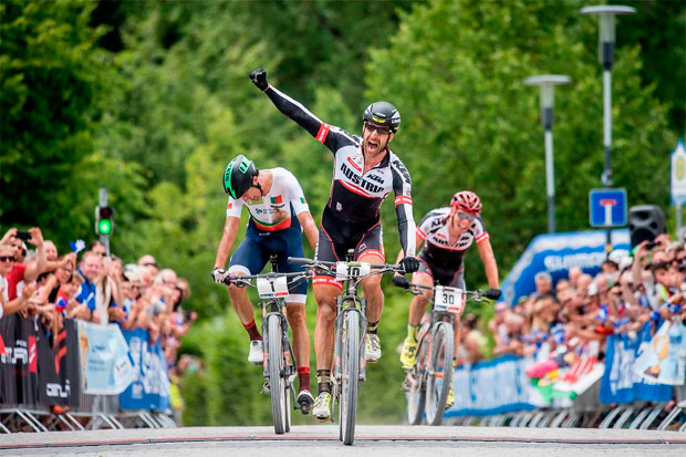 En TodoMountainBike: Alban Lakata y Annika Langvad se llevan el Campeonato del Mundo XCM 2017 de Singen