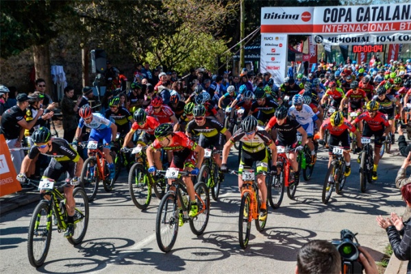 Victoria de David Lozano y Magda Duran en la Copa Catalana Internacional BTT de Corró d"Amunt