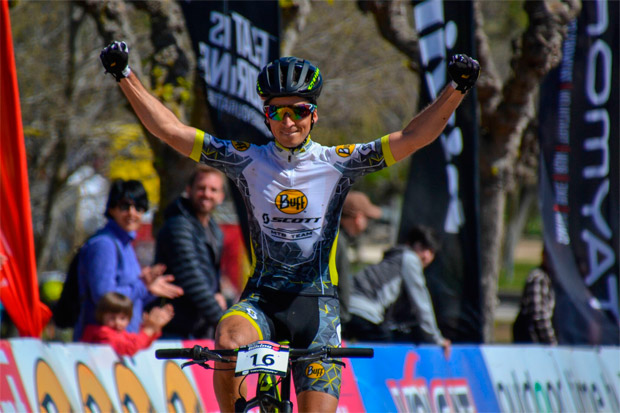 En TodoMountainBike: Sandra Santanyes y Francesc Guerra, líderes de la Copa Catalana Internacional BTT 2017 tras la prueba de Santa Susanna