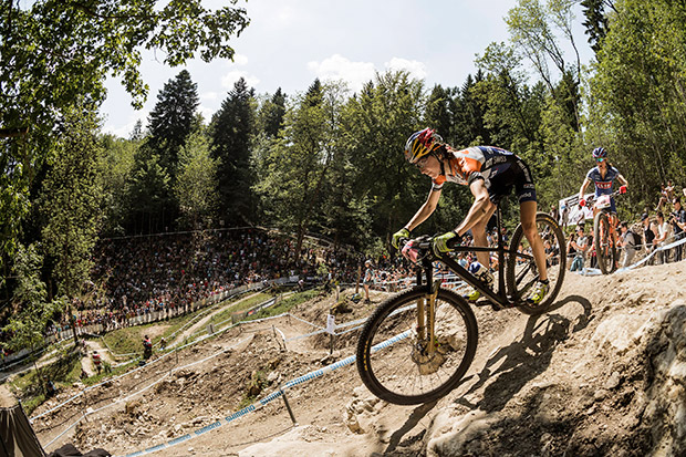 En TodoMountainBike: Nino Schurter repite victoria y Yana Belomoina se estrena en la Copa del Mundo XCO 2017 de Albstadt