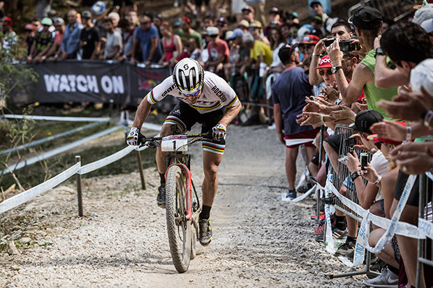 En TodoMountainBike: Nino Schurter repite victoria y Yana Belomoina se estrena en la Copa del Mundo XCO 2017 de Albstadt