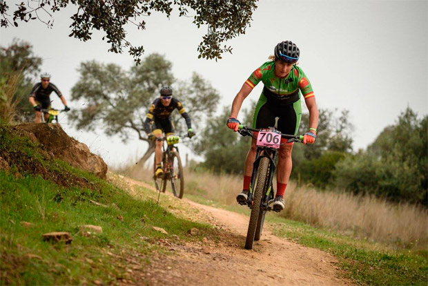 En TodoMountainBike: Tiago Ferreira y Raiza Goulao, líderes de la tercera etapa de la Andalucía Bike Race 2017