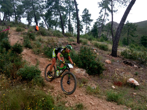 En TodoMountainBike: Roberto Bou y Anna Ramírez, los más rápidos de la Titán Villuercas UCI World Marathon Series 2017