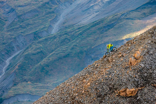 Espeluznante descenso de Darren Berrecloth en el reportaje "Riding the Tatshenshini"