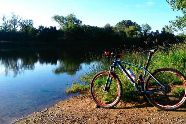 La foto del día en TodoMountainBike: "Descubriendo lugares"