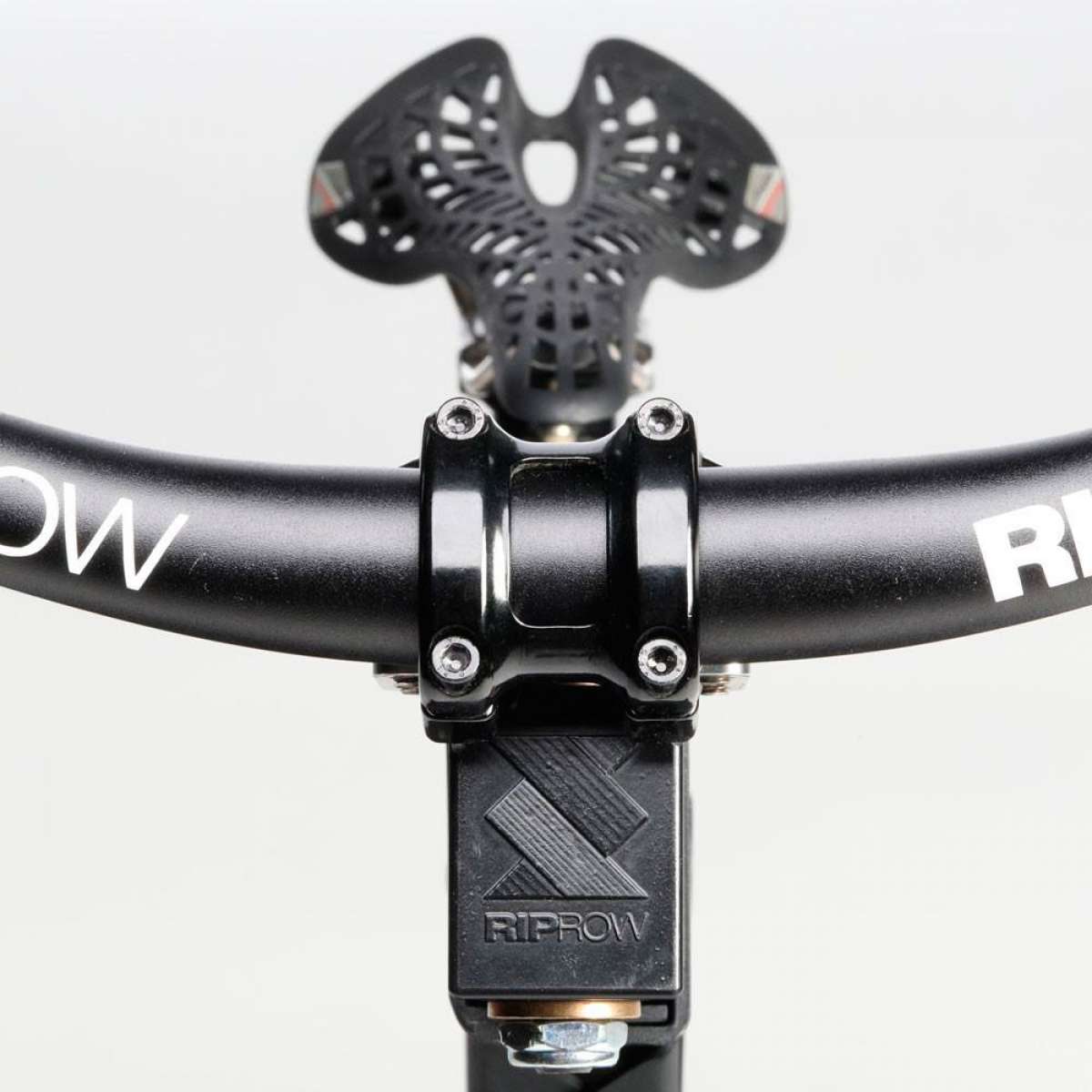 En TodoMountainBike: RipRow, una plataforma de equilibrio para entrenar movimientos técnicos específicos de ciclistas de montaña