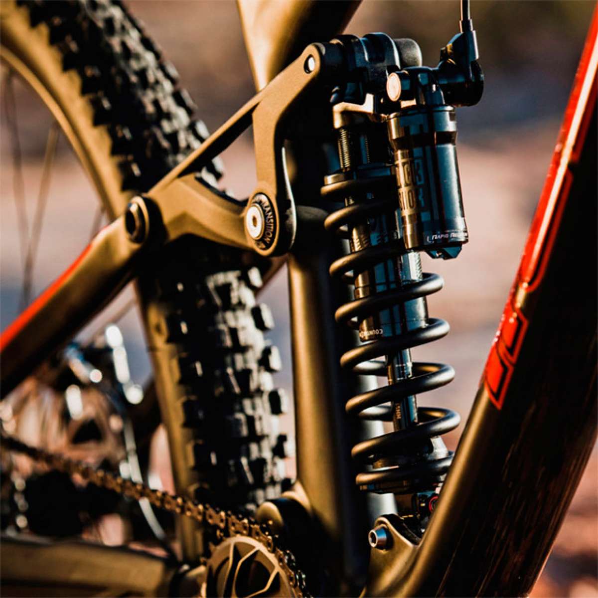 En TodoMountainBike: Los nuevos amortiguadores RockShox Super Deluxe Coil en acción