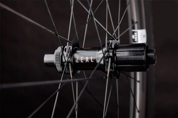 ZEAL Cycling, ruedas de carbono de alto rendimiento listas para montar y rodar