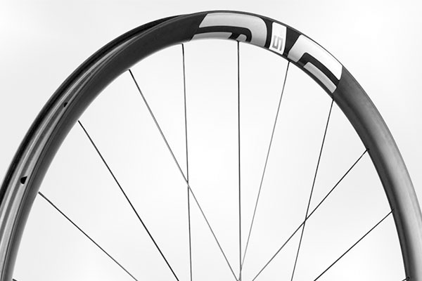 ENVE se estrena en el segmento de las Gravel con las ruedas M525 G