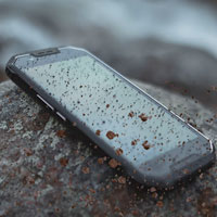 Teléfonos móviles 'rugerizados', la mejor opción para salir a rodar sin miedo por el monte