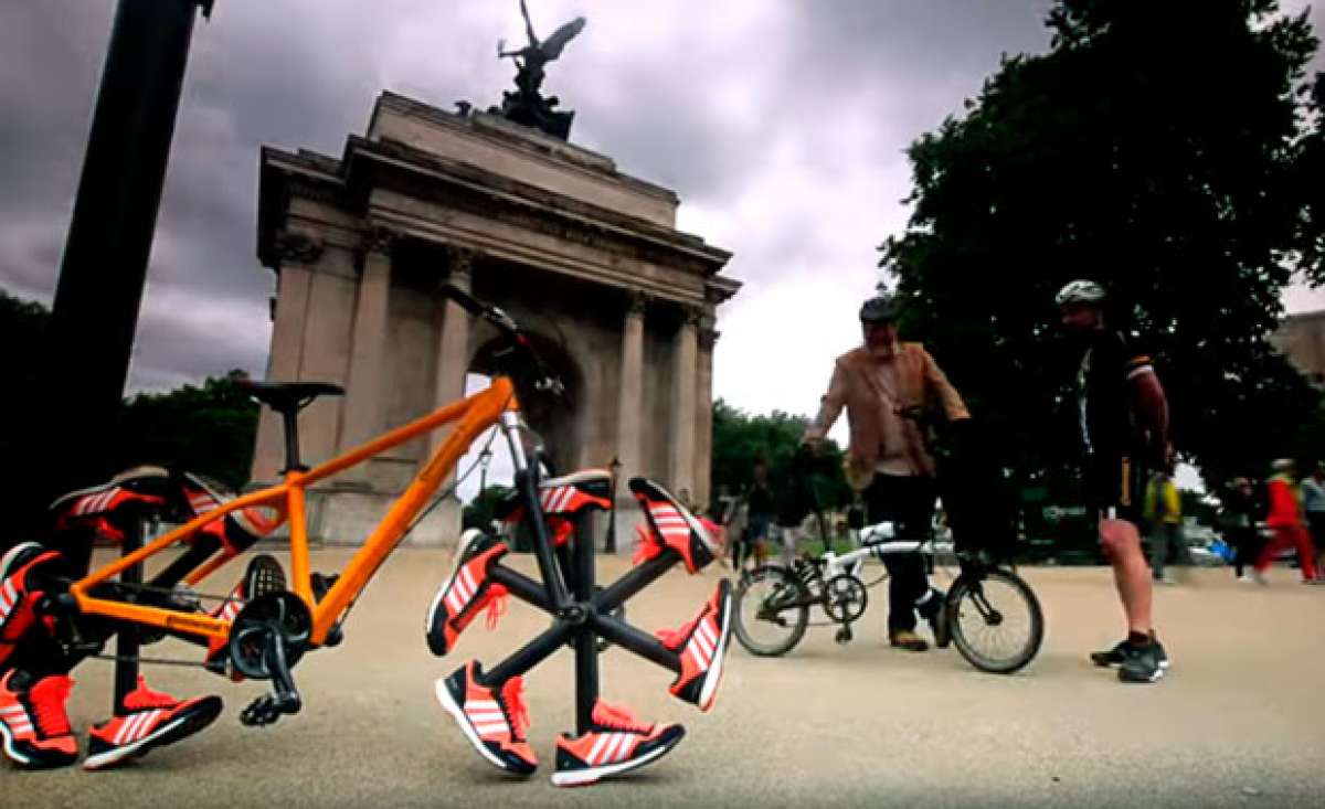 Zapatillas Adidas con suela Continental en lugar ruedas para la "Shoe Bike"