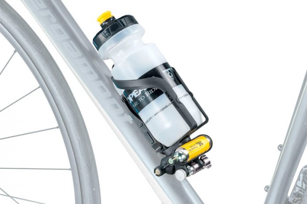 Topeak Ninja CO2+, un portabidón con desmontables, bombonas de CO2 e inflador